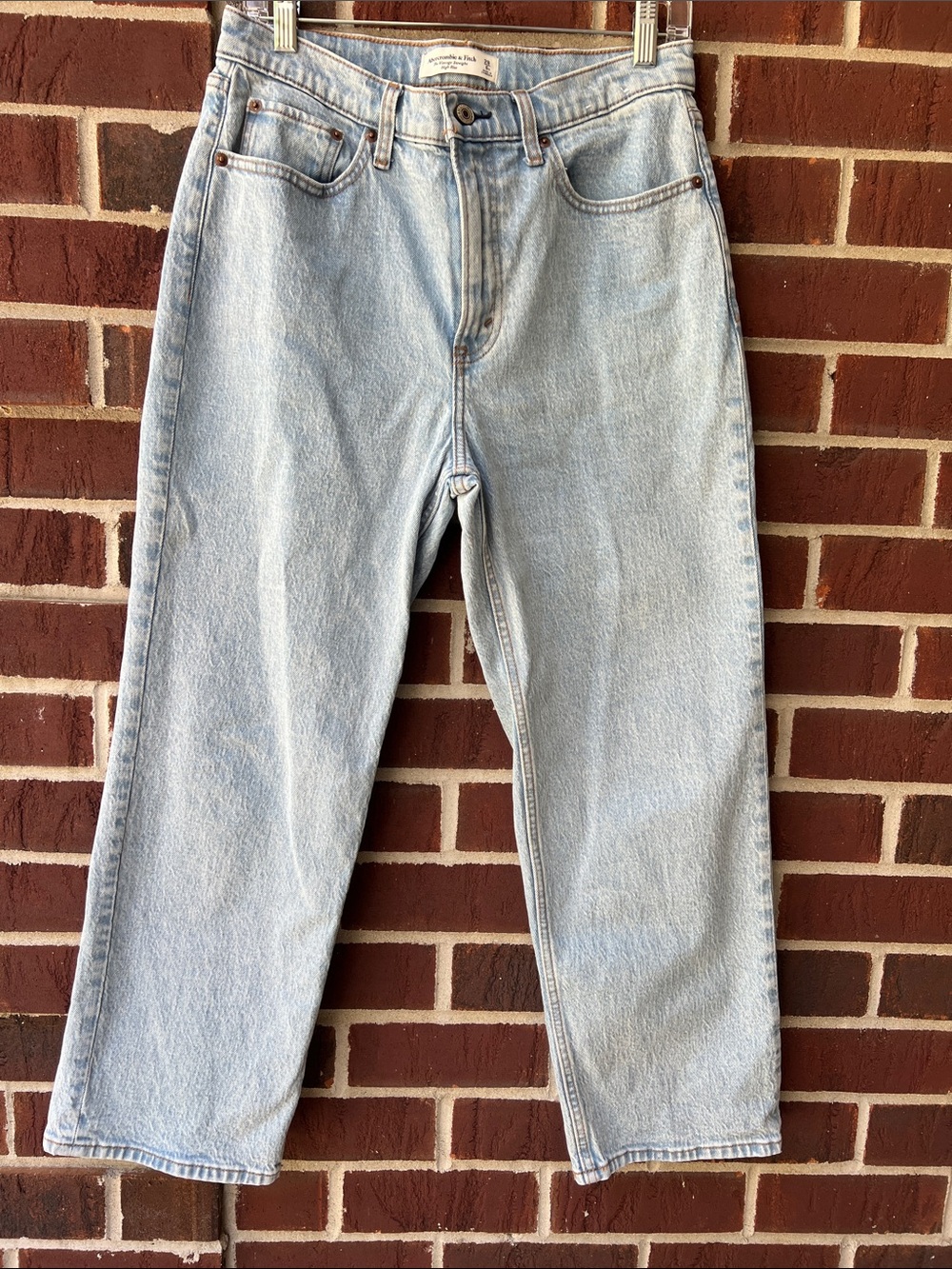 Light Wash women’s Jeans - Classic Straight Fit